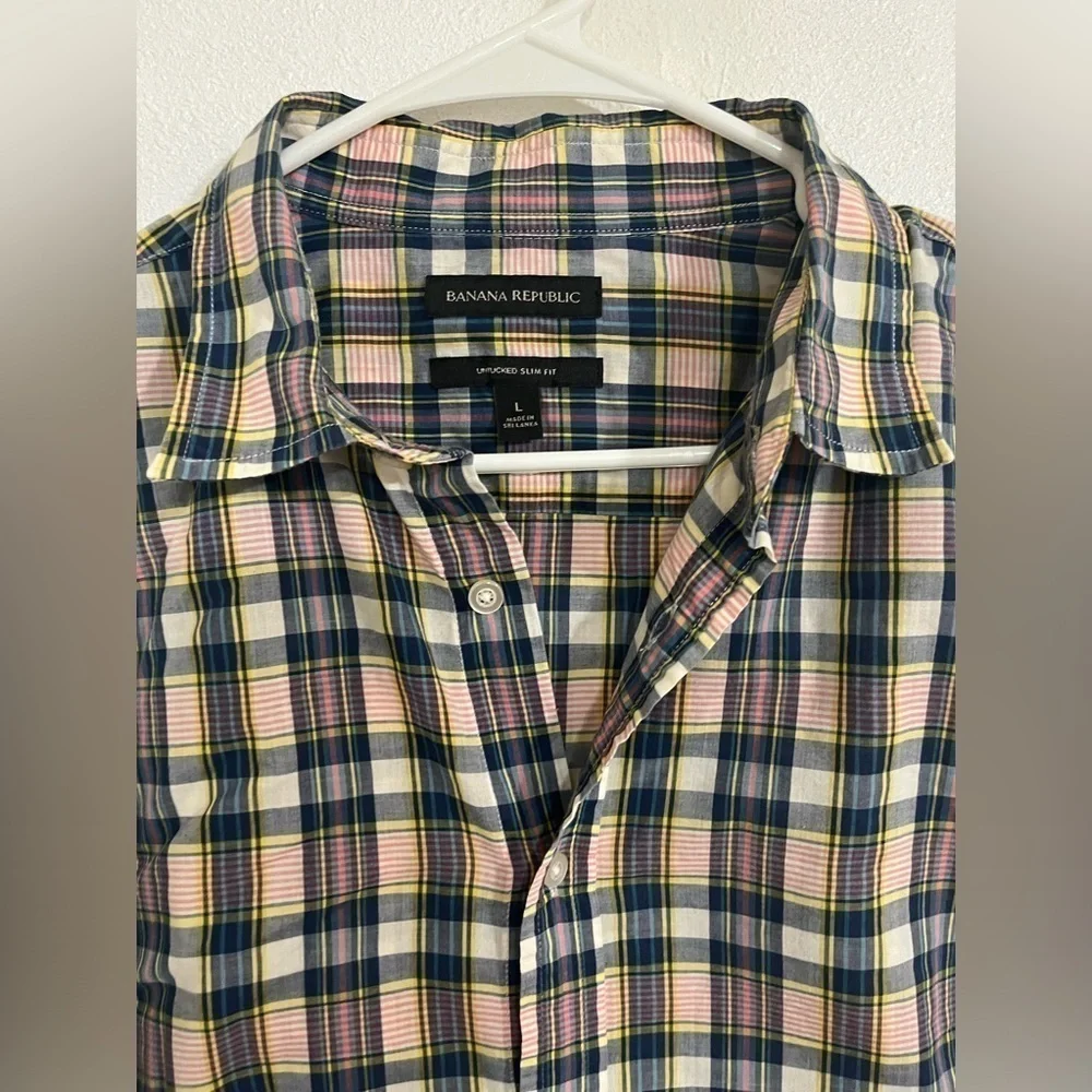 Banana republic button-down shirt, plaid size L untucked slim fit
